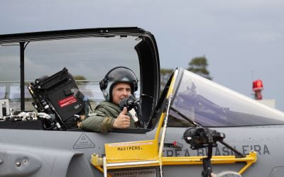 Piloto da FAB voa o primeiro F-39 Gripen E da Saab