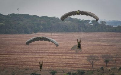 Adestramento de Forças Especiais treina militares para deslocamento tático e tiro ao alvo