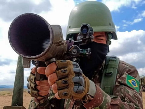 Exército Brasileiro - Durante as instruções no campo, todo soldado