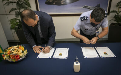 FAB assina contrato com AEL para ampliação da frota das aeronaves RQ-900