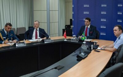 Brasil assina acordo de cooperação sobre indústria de defesa com a Turquia