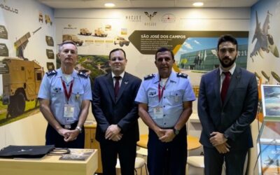 Mac Jee recebe Comandante da Força Aérea e demais autoridades do Ministério da Defesa do Brasil e da FAB durante participação na FIDAE 2022 no Chile