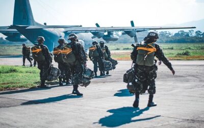 Paraquedista: Batalhão realiza salto dos soldados recrutas