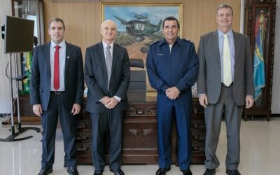 CEO da Safran Brasil visita Comandante da Aeronáutica
