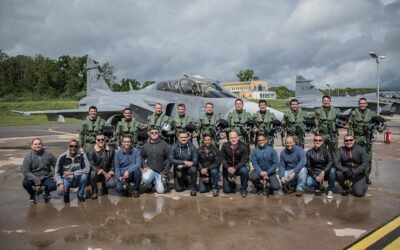 Gripen: Técnicos da FAB completam treinamento na Suécia para manutenção do caça