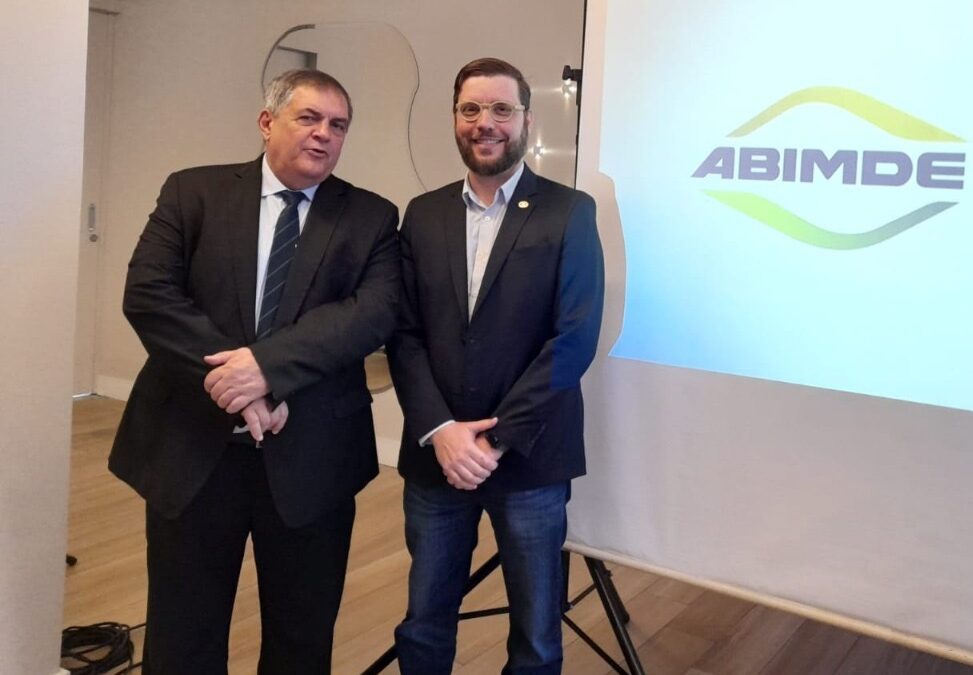 ABIMDE recebe ministro Paulo Alvim e autoridades em celebração dos 37 anos da entidade