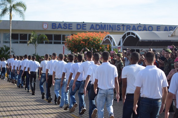 Ex rcito incorpora mais de 50 mil jovens para servi o militar