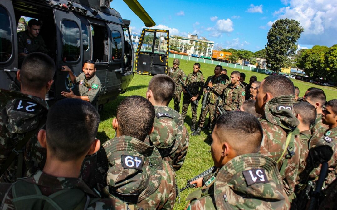 Destacamento de Aviação do Exército Brasileiro realiza capacitação de 200  militares em Operações Aeromóveis - PortalBIDS