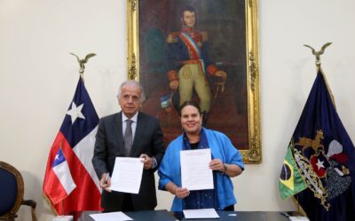 Em Santiago, Ministros da Defesa do Brasil e Chile assinam cooperação na área de satélites