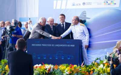 Marinha lança ao mar 3º submarino construído 100% no Brasil com geração de 60 mil empregos