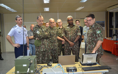 Centro Tecnológico do Exército faz demonstrações do Rádio Definido por Software de Defesa