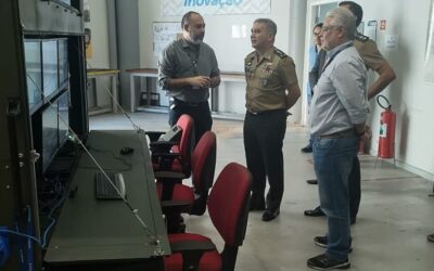 General visita SENAI-RJ para acompanhar inovação em simulador de Guarani